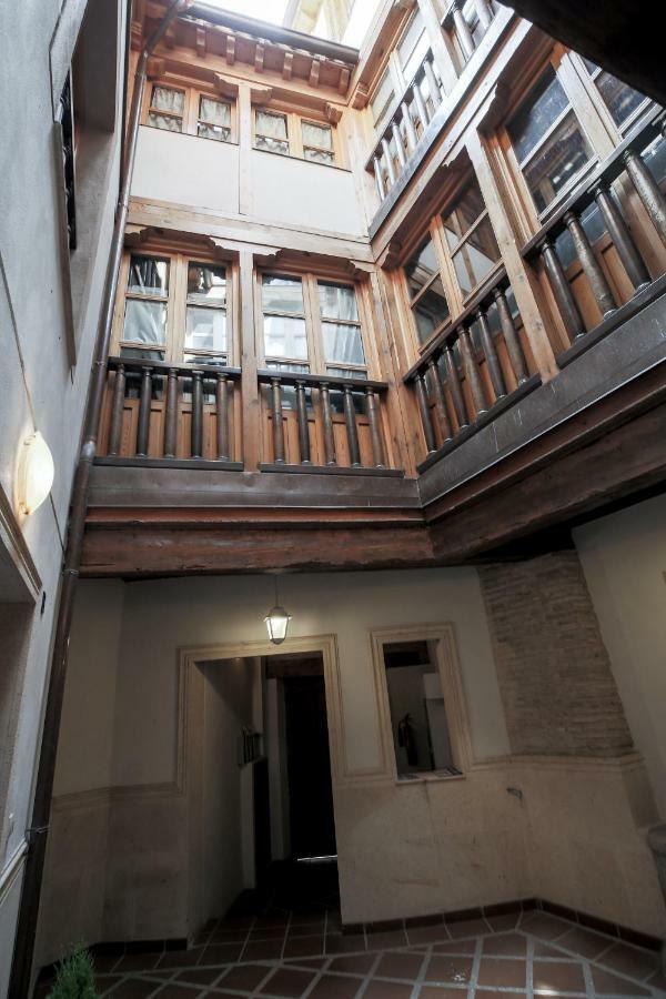 La Casa Del Liron By Toledo Ap Apartment Bagian luar foto