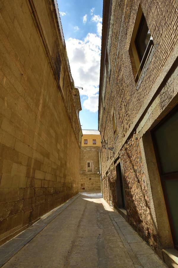 La Casa Del Liron By Toledo Ap Apartment Bagian luar foto